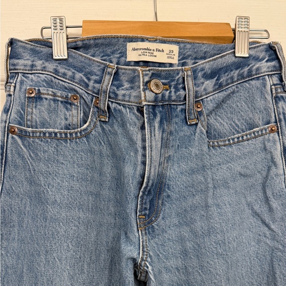 Abercrombie & Fitch Denim - Abercrombie Low Rise Ultra Loose Jean